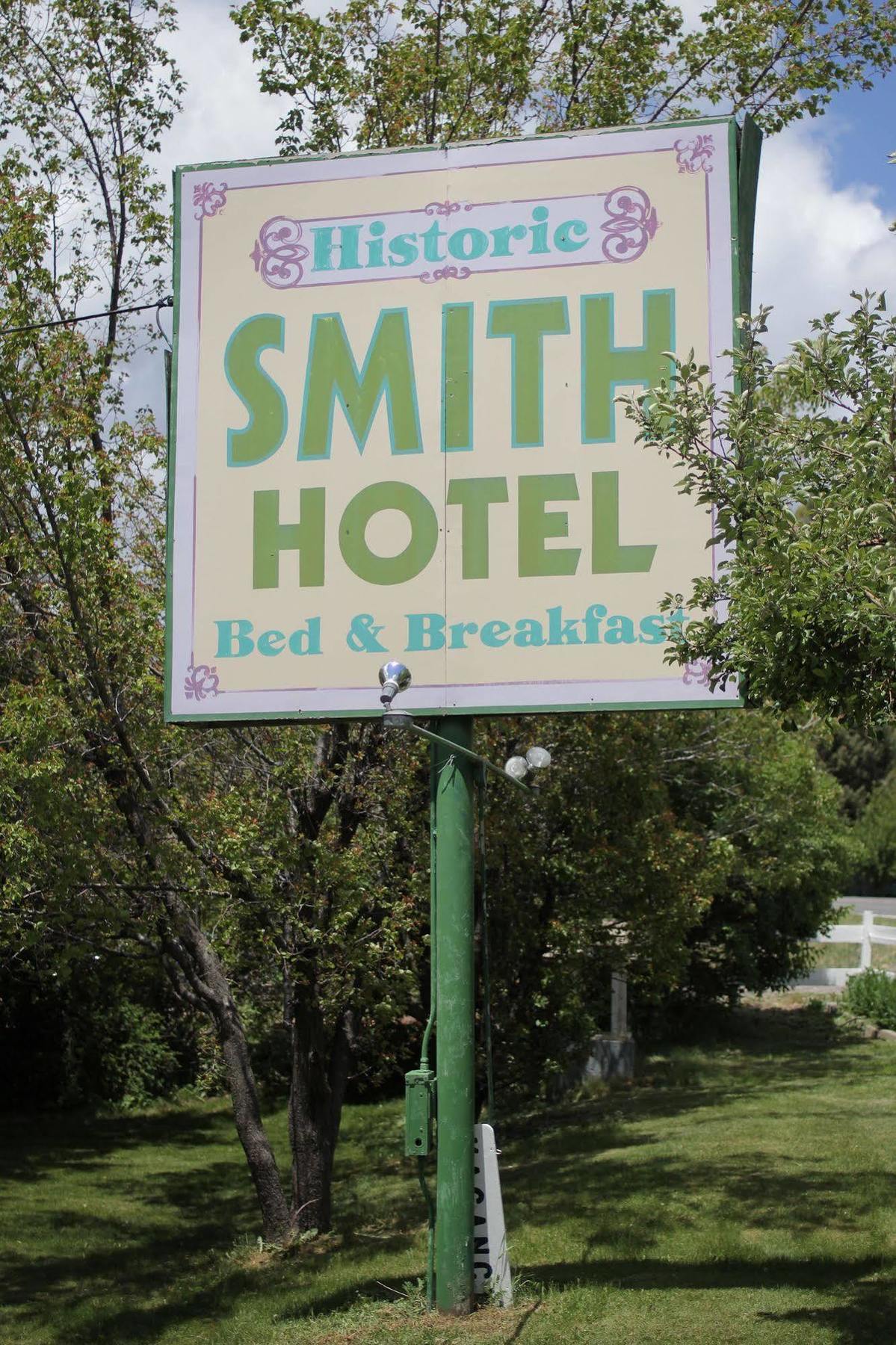 Historic Smith Hotel B&B เกลนเดล ภายนอก รูปภาพ